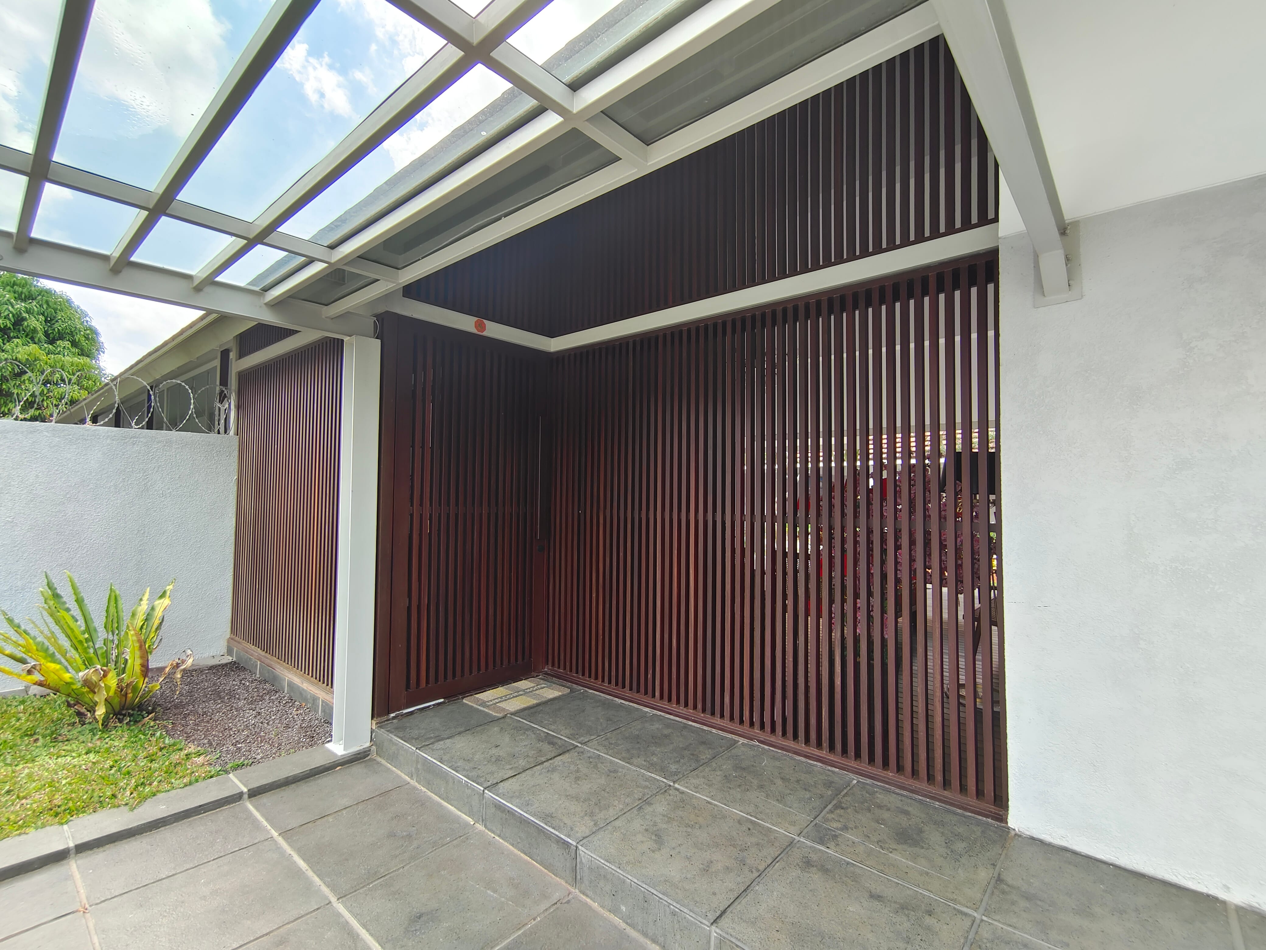 Outdoor kisi-kisi panels
