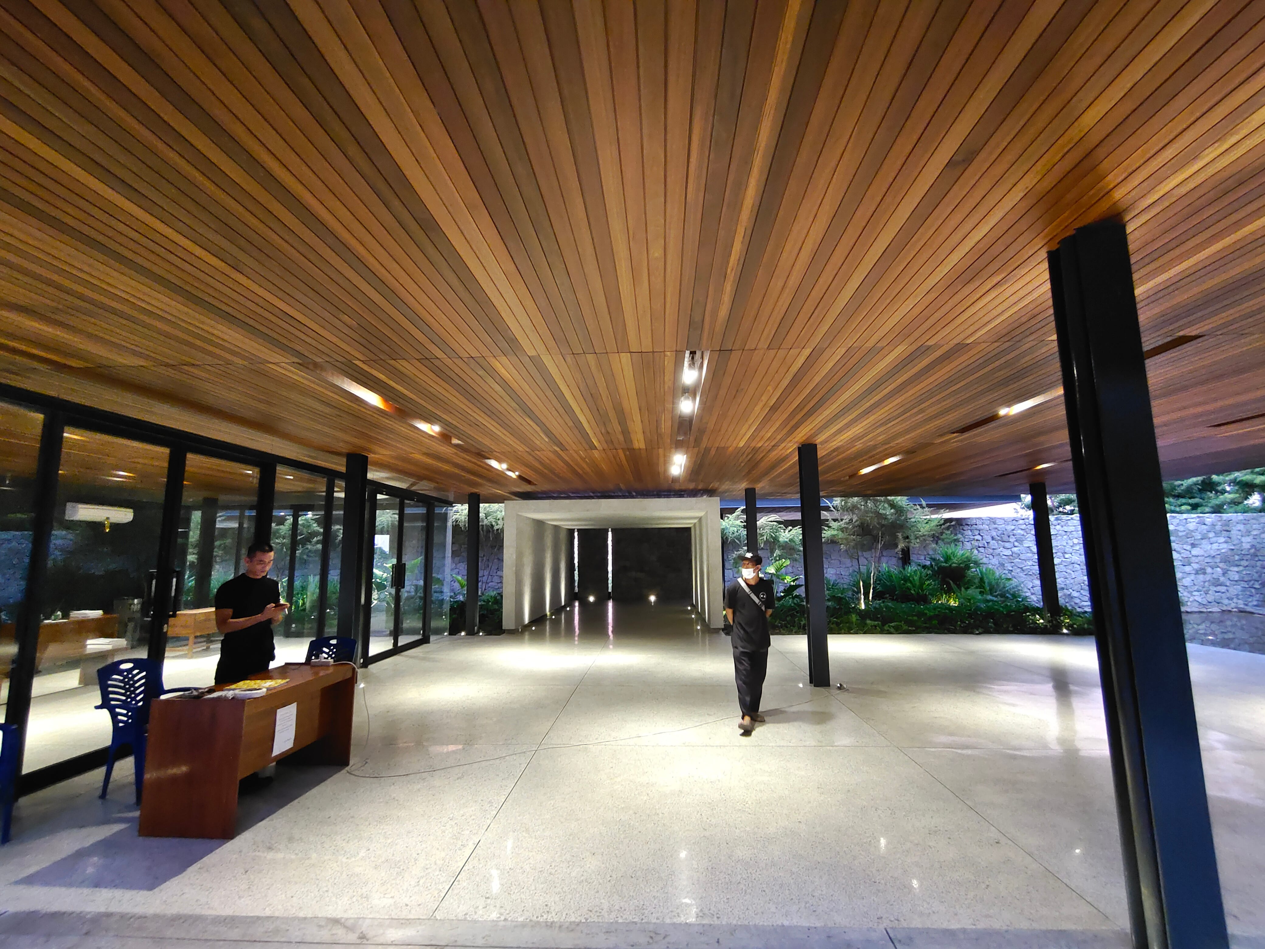 Grand entrance ceiling