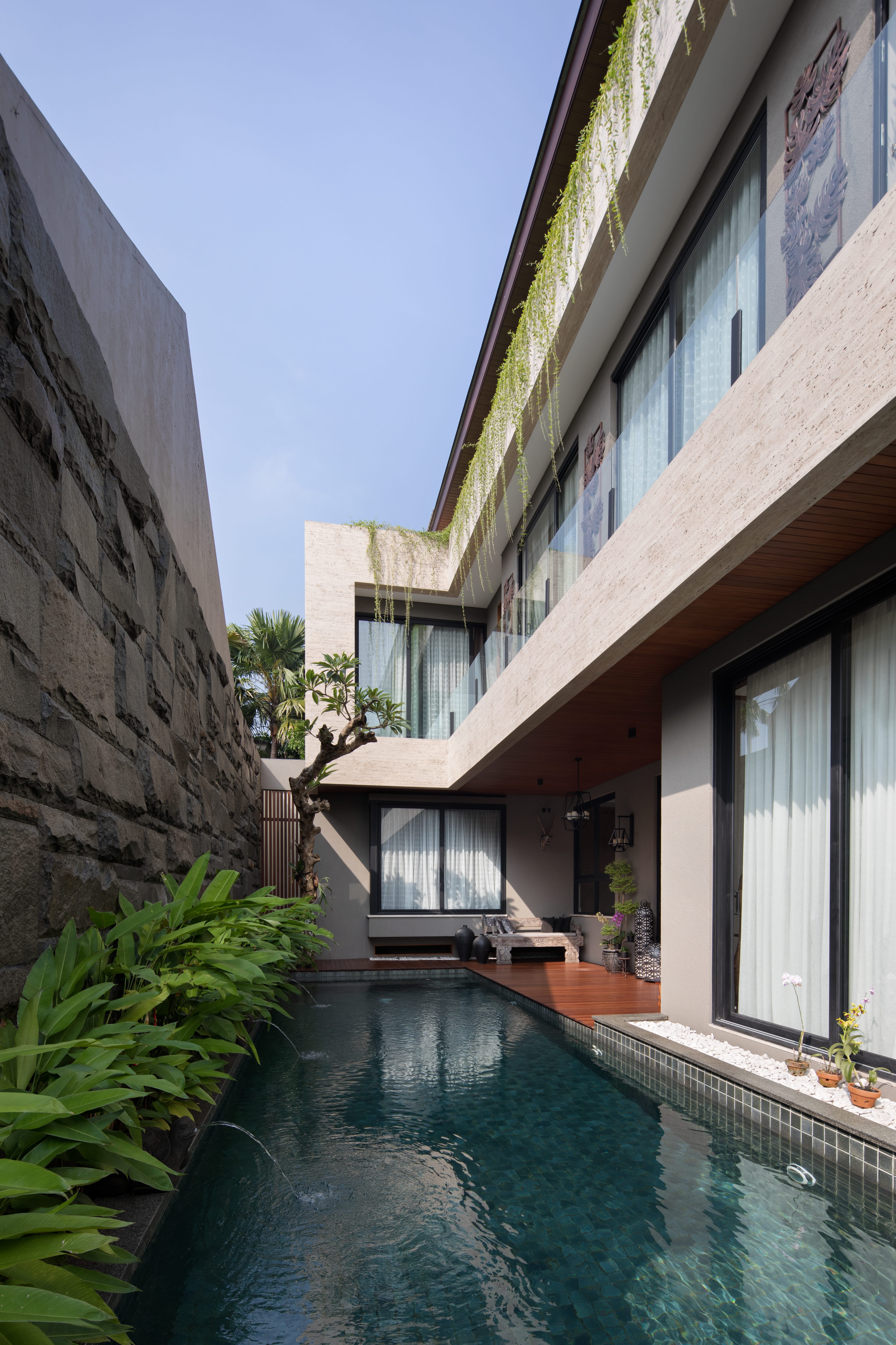 Pool deck ceiling